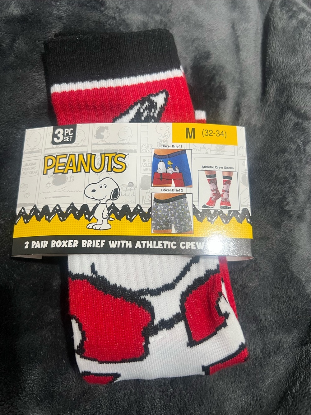 Peanuts Red, White & Black Athletic Crew Socks - Men's